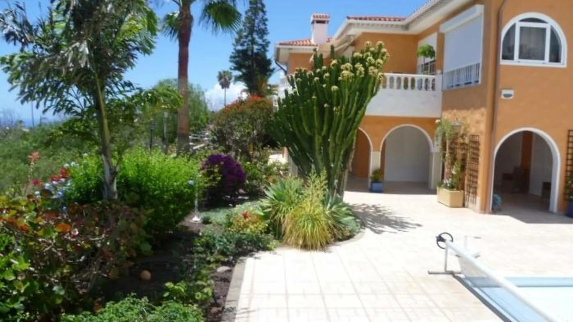 Apartment In Chayofa Mit Pool & Garten Spain